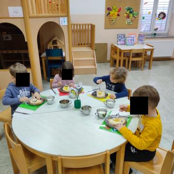 JPEG_20221123_073014_1849162335506403585